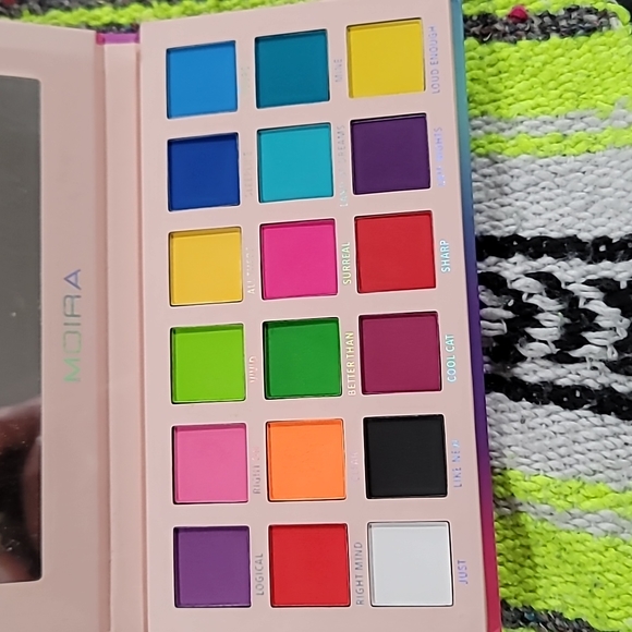 Moira Dreamscape eyeshadow palette - Picture 2 of 5